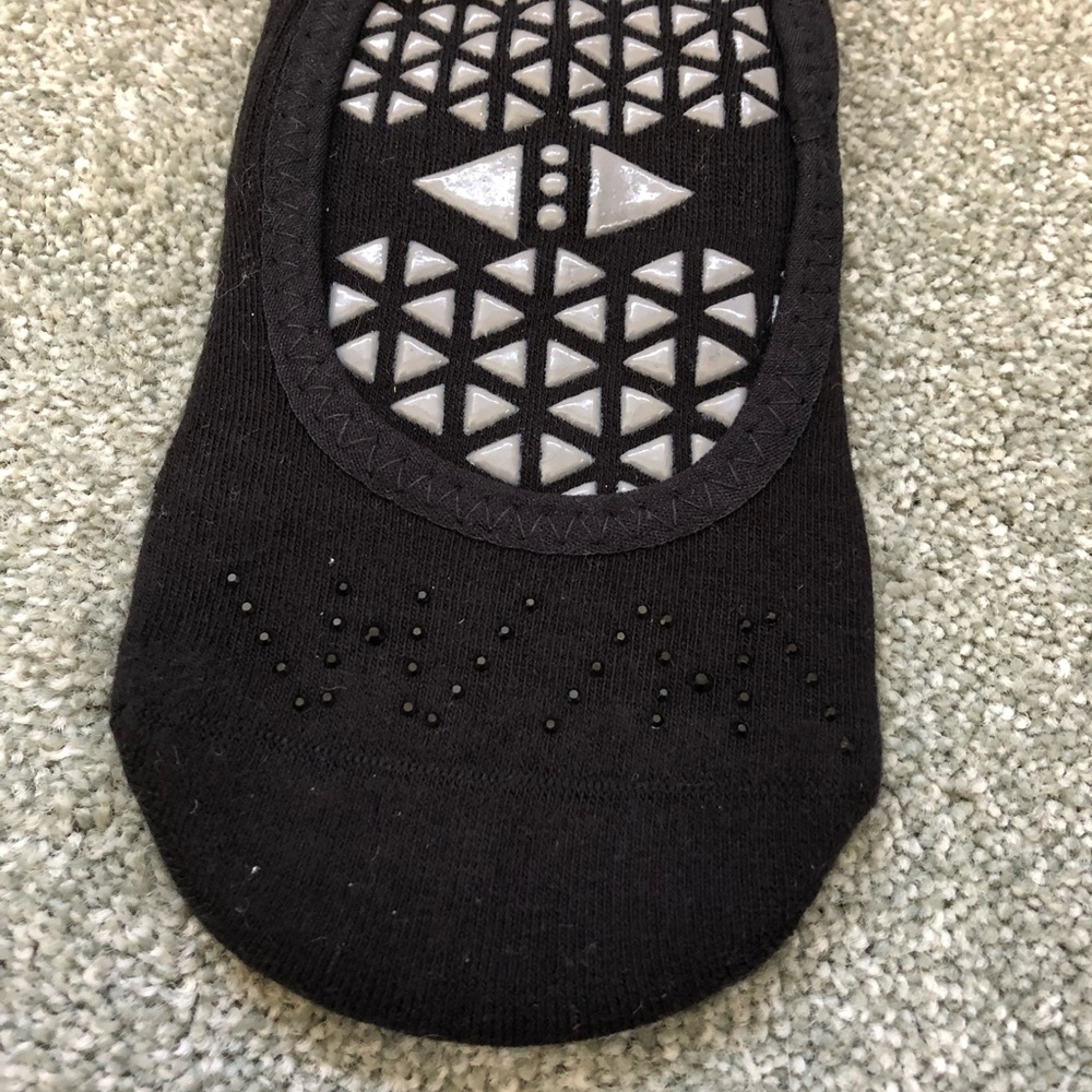 Tavi Noir Grip Socks NWT